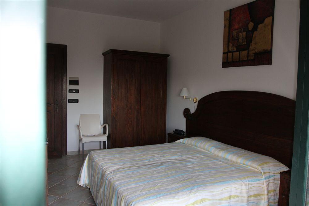 Hotel Mediterraneo Santa Maria Navarrese Eksteriør billede