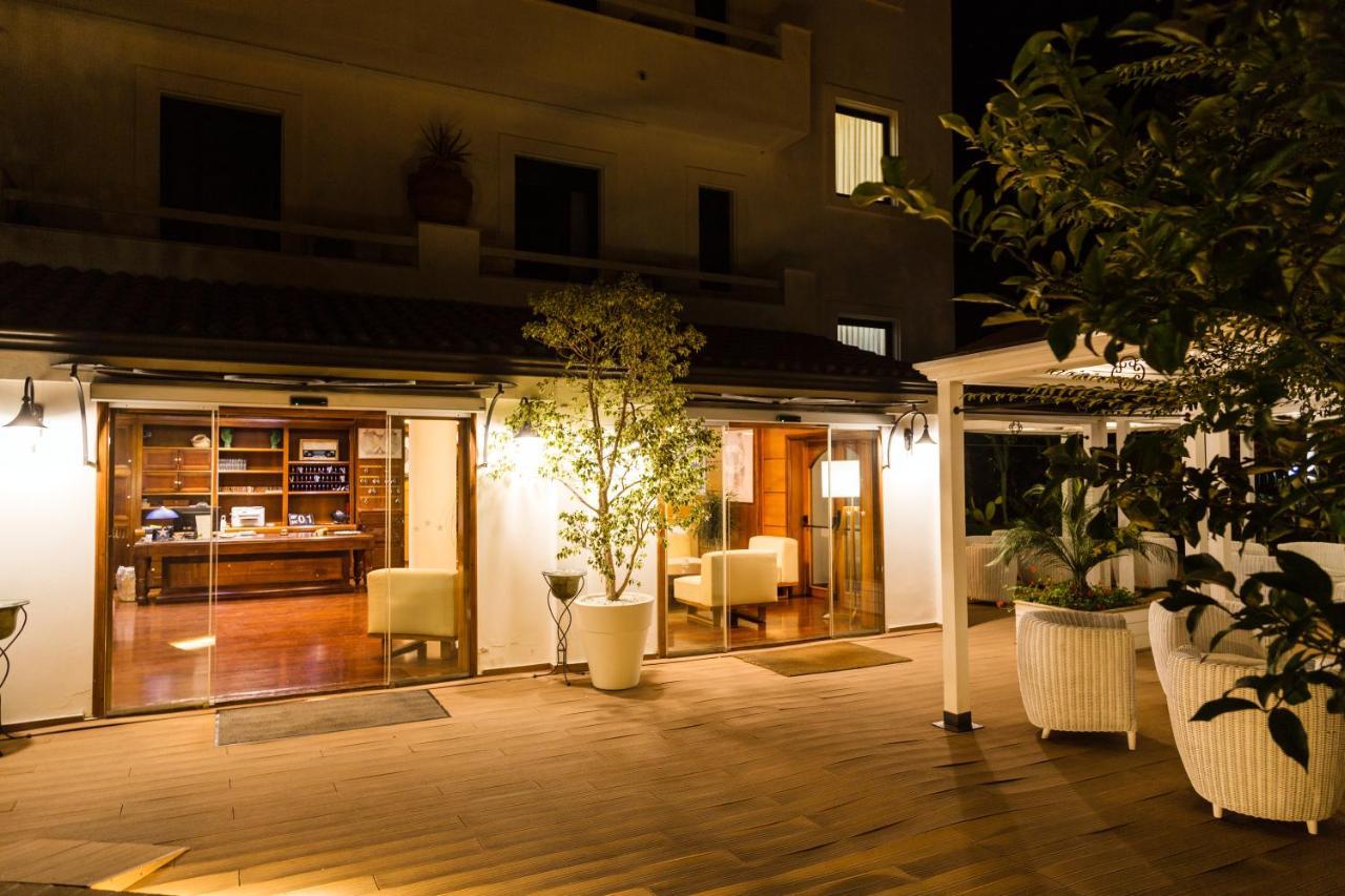 Hotel Mediterraneo Santa Maria Navarrese Eksteriør billede
